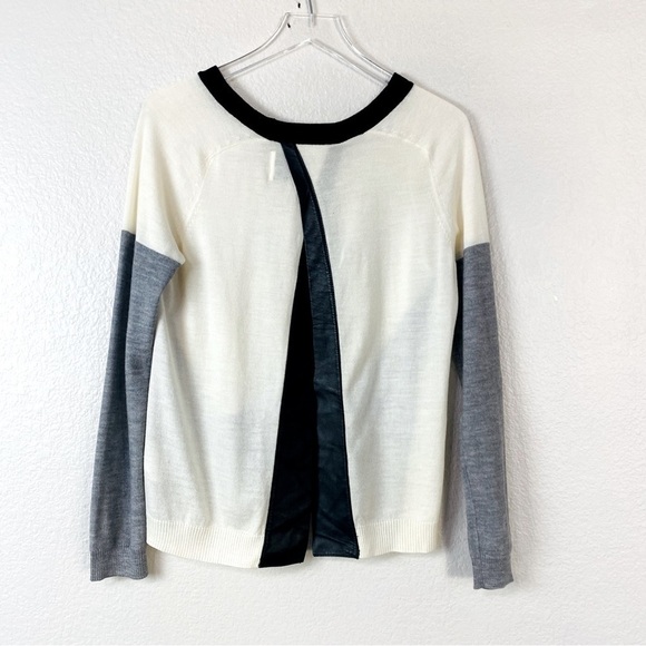 Aiko Catalina Color Block Split Back Sweater Size S - Picture 4 of 9